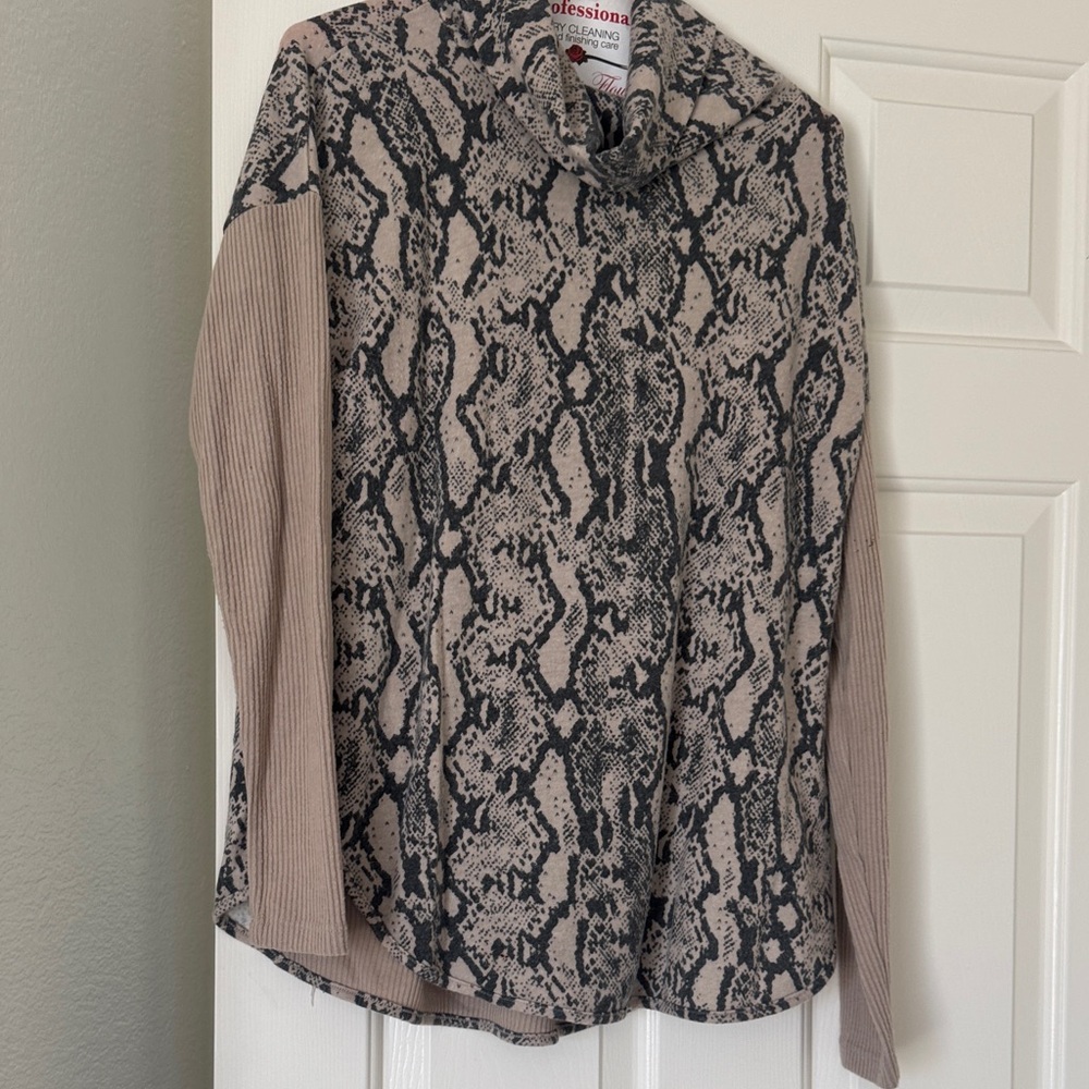 Sweet Romeo Turtleneck Snake Print Sweater - Black and Tan